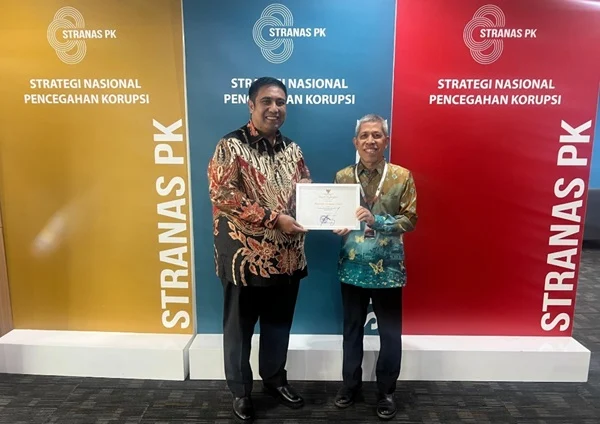 Pemkab Maros Raih Penghargaan KPK Atas Keberhasilan Menjaga Skor MCSP Tahun 2024